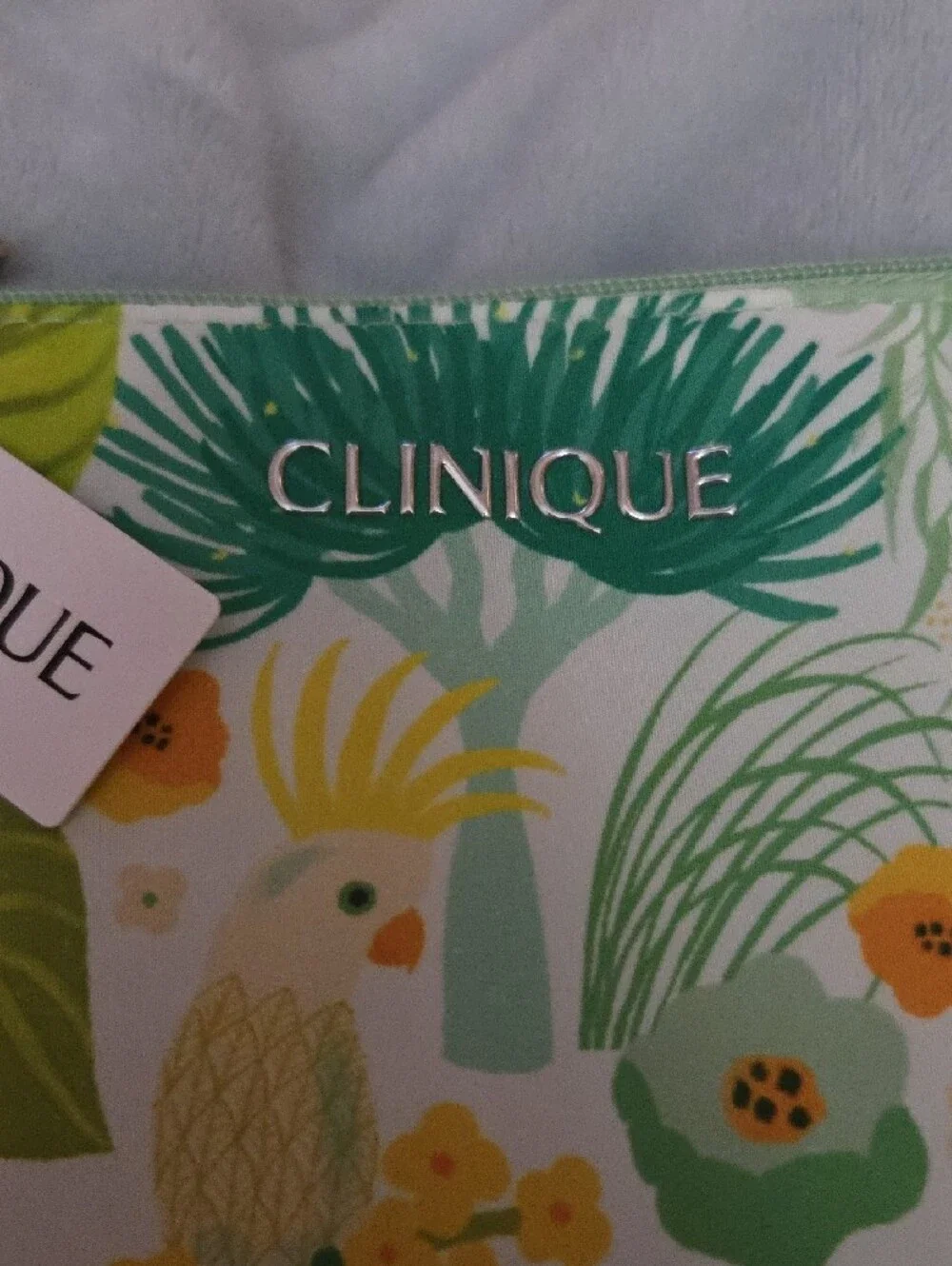 Clinique Green & Yellow Tropical Print Cosmetic Pouch Plus 4 Pc Makeup Set NWOT
